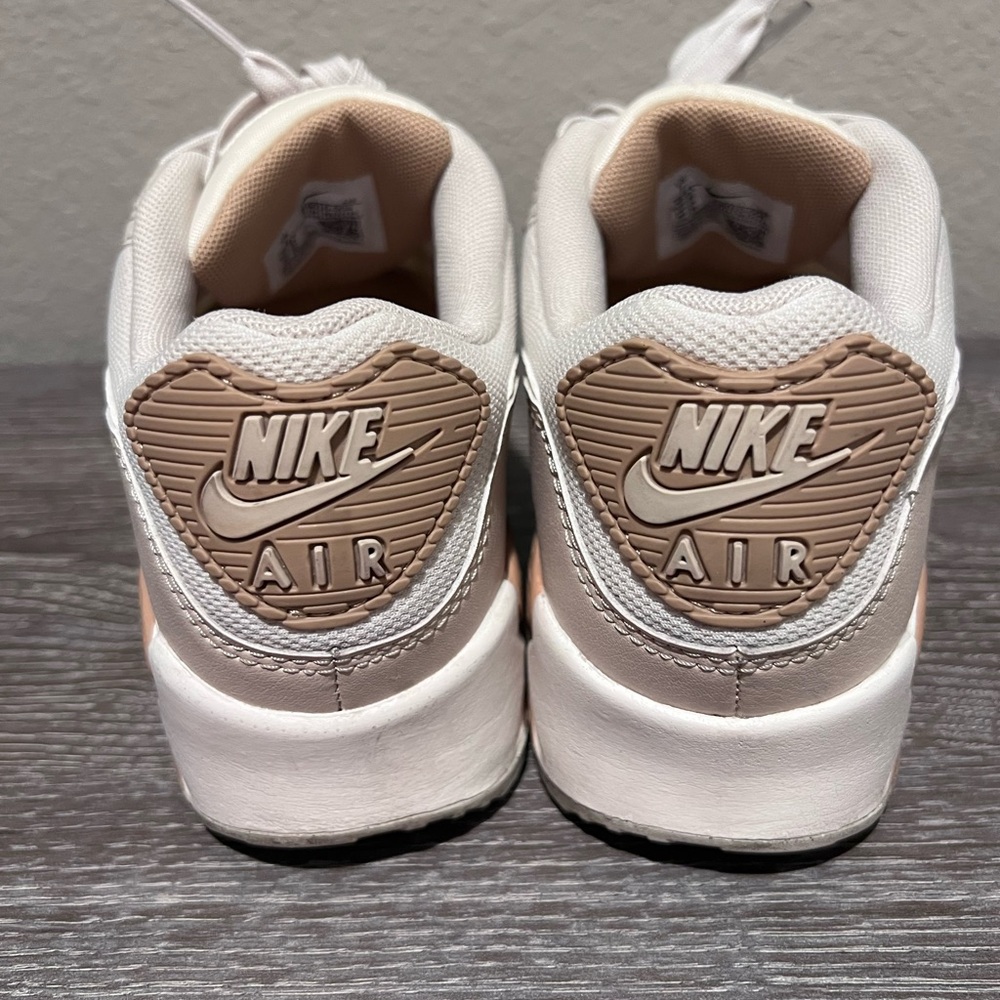 Nike AirMax 90 Women's Sneakers in White and beige Tan sz 7 - Picture 6 of 9